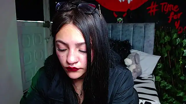 Violettasquirt online show from 22, 4, 2026