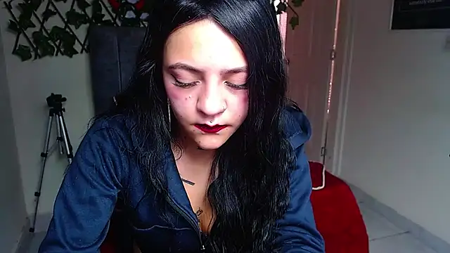 Violettasquirt online show from 1, 6, 2026
