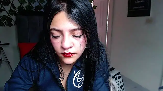 Snapshot of Violettasquirt chatting on 24, 6, 2026 Violettasquirt online show from 24, 6, 2026