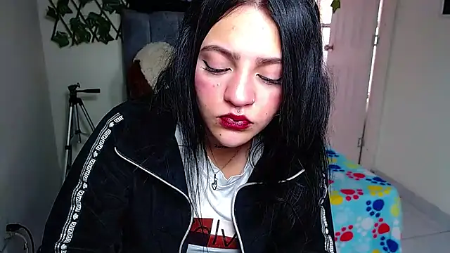 Snapshot of Violettasquirt chatting on 23, 7, 2026 Violettasquirt online show from 23, 7, 2026
