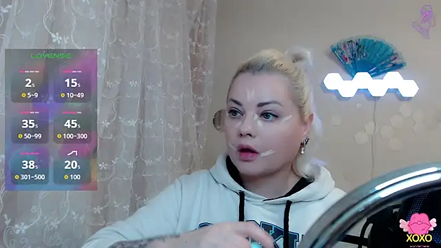 Snapshot of JewellKiss7 chatting on 13, 11, 2025 JewellKiss7 online show from 13, 11, 2025