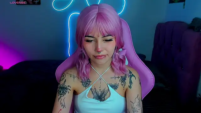 Snapshot of adri_tom44 chatting on 5, 12, 2024 adri tom44 online show from 5, 12, 2024