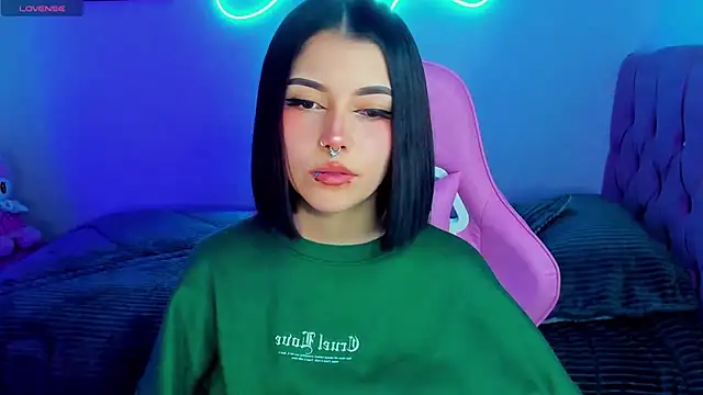 Snapshot of adri_tom44 chatting on 6, 12, 2024 adri tom44 online show from 6, 12, 2024