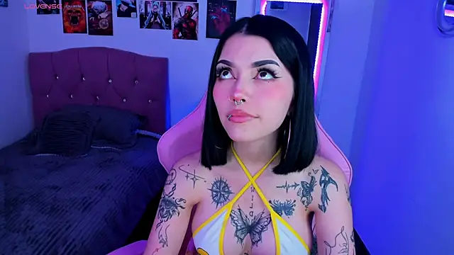 Snapshot of adri_tom44 chatting on 17, 2, 2025 adri tom44 online show from 17, 2, 2025