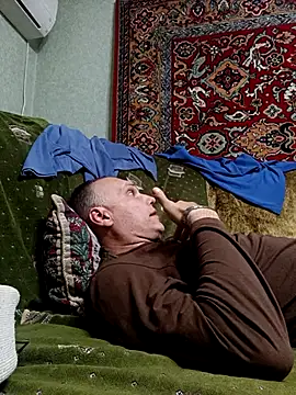 Pineapple04 online show from 7, 10, 2025