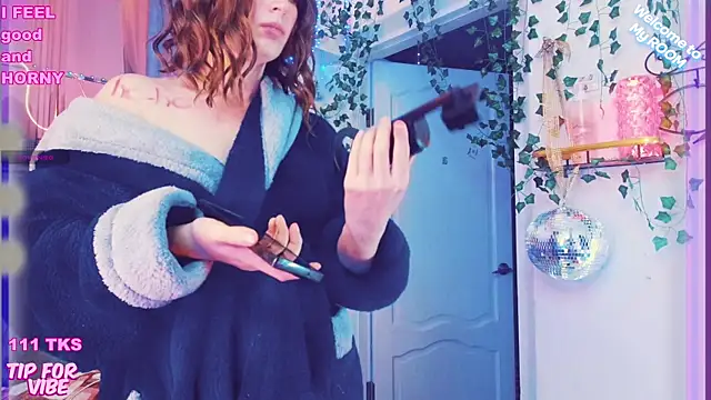 Snapshot of Toxic_Ellies chatting on 22, 12, 2024 Toxic Ellies online show from 22, 12, 2024