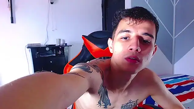 ADAM HOT online show from 2, 7, 2026