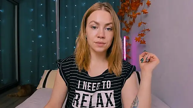 InsatiableFoxX online show from 19, 9, 2025