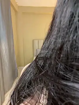 Mavi Coless online show from 10, 10, 2025