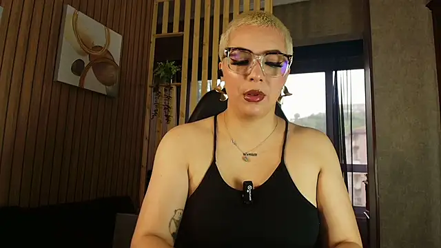 Camila Chainn online show from 27, 4, 2026