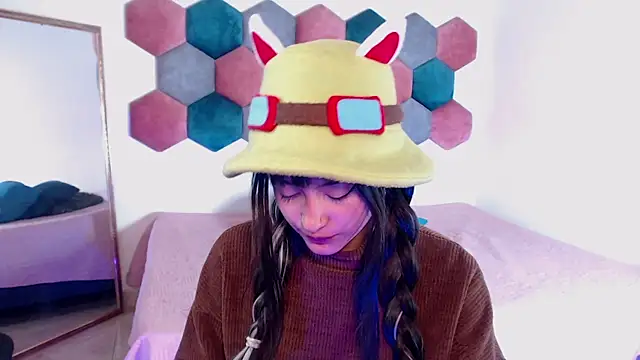 Snapshot of liz-beths chatting on 19, 2, 2025 liz-beths online show from 19, 2, 2025