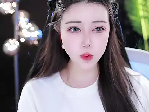 Qiaoqiao  online show from 12, 3, 2025