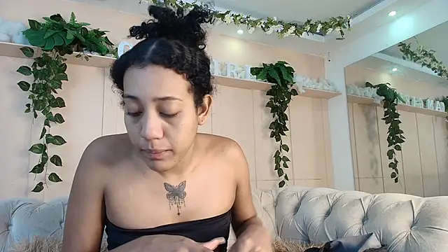 Snapshot of flavia_cruz chatting on 31, 5, 2026 flavia cruz online show from 31, 5, 2026