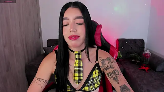 zoee jackson online show from 24, 4, 2026