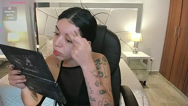 zoee jackson online show from 10, 6, 2026
