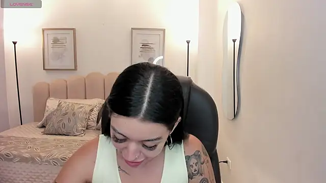 zoee jackson online show from 23, 7, 2026
