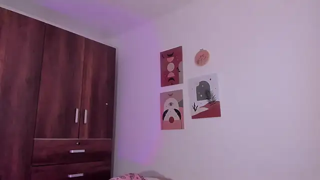 Luisa0110 online show from 15, 2, 2025