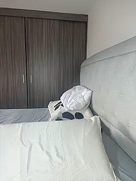 Nicole stonee online show from 19, 4, 2026