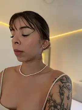 AmmyCollinsW online show from 27, 11, 2025