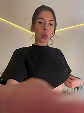 AmmyCollinsW online show from 27, 4, 2026