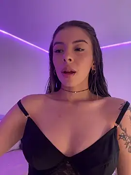 AmmyCollinsW online show from 11, 6, 2026