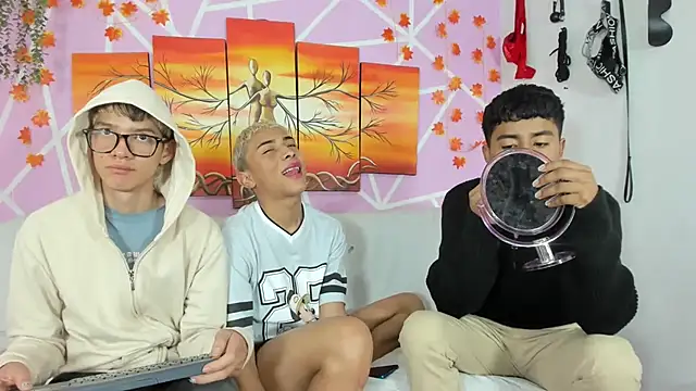 Fresahot2005 online show from 20, 3, 2025