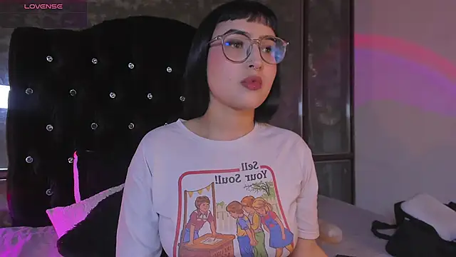 Snapshot of Cintya_Kros chatting on 3, 12, 2025 Cintya Kros online show from 3, 12, 2025