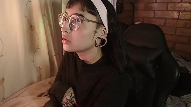 Cintya Kros online show from 7, 4, 2026