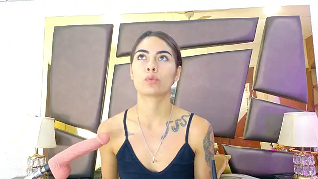 NicoleEsposito online show from 22, 10, 2025