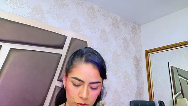 Snapshot of NicoleEsposito chatting on 3, 6, 2026 NicoleEsposito online show from 3, 6, 2026