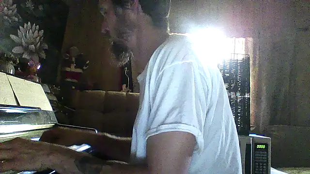 luke thighwalker2469 online show from 9, 11, 2025