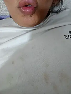 Snapshot of nazii010 chatting on 25, 11, 2025 nazii010 online show from 25, 11, 2025