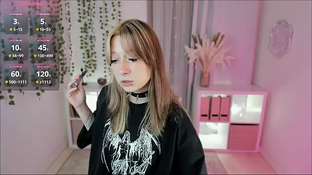 SaintGirl online show from 23, 1, 2025