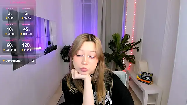 SaintGirl online show from 12, 3, 2025