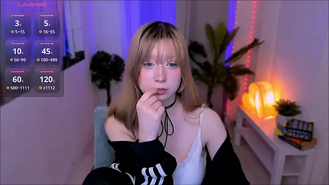 SaintGirl online show from 21, 3, 2025