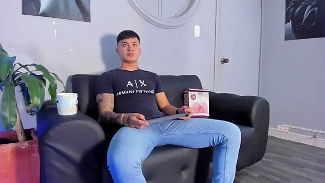 Cristopher strong online show from 22, 3, 2025