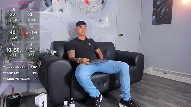 Cristopher strong online show from 4, 10, 2025