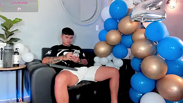 Snapshot of Cristopher_strong chatting on 21, 5, 2026 Cristopher strong online show from 21, 5, 2026