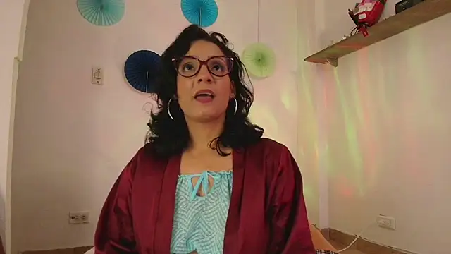 Elliee  online show from 13, 3, 2025