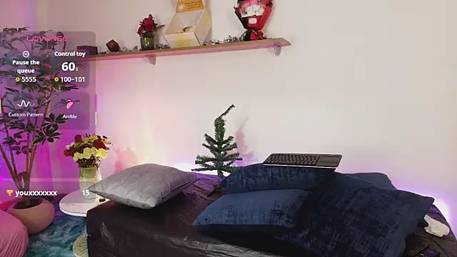 Elliee  online show from 3, 11, 2025