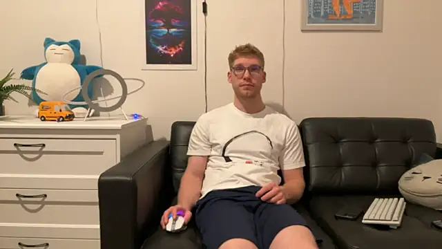 Snapshot of BlueEyedTallGuy94 chatting on 14, 12, 2024 BlueEyedTallGuy94 online show from 14, 12, 2024