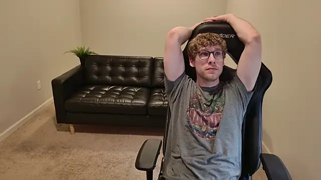 Snapshot of BlueEyedTallGuy94 chatting on 12, 9, 2025 BlueEyedTallGuy94 online show from 12, 9, 2025