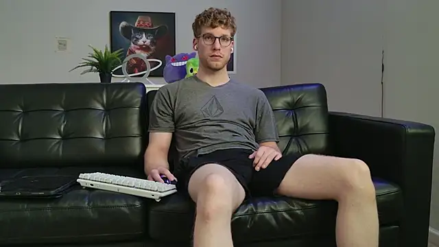 Snapshot of BlueEyedTallGuy94 chatting on 27, 9, 2025 BlueEyedTallGuy94 online show from 27, 9, 2025