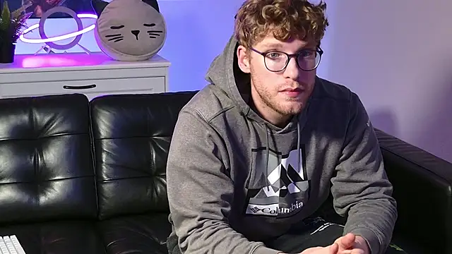 Snapshot of BlueEyedTallGuy94 chatting on 7, 11, 2025 BlueEyedTallGuy94 online show from 7, 11, 2025