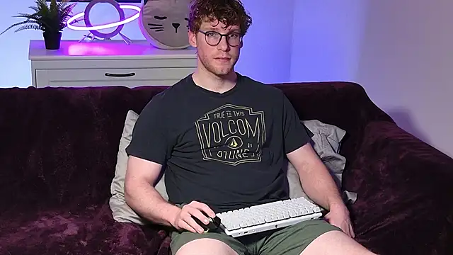 Snapshot of BlueEyedTallGuy94 chatting on 18, 11, 2025 BlueEyedTallGuy94 online show from 18, 11, 2025