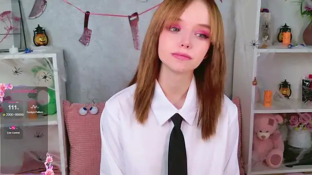 b4by LoL1 online show from 5, 11, 2025