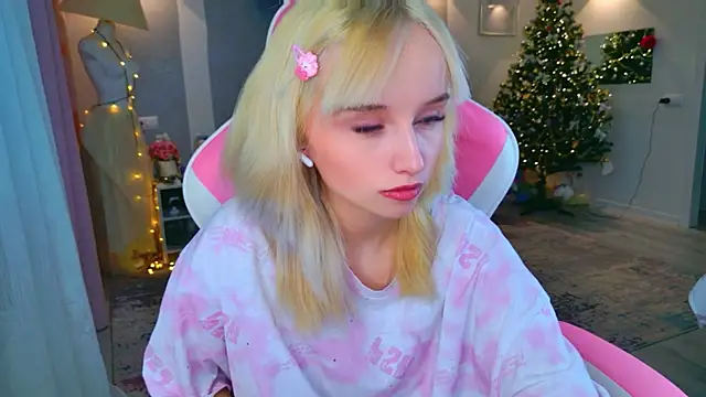 Snapshot of b4by_LoL1 chatting on 19, 1, 2026 b4by LoL1 online show from 19, 1, 2026