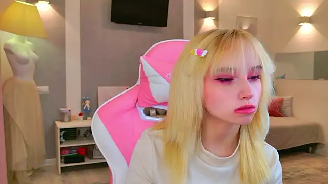 Snapshot of b4by_LoL1 chatting on 22, 2, 2026 b4by LoL1 online show from 22, 2, 2026