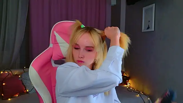 Snapshot of b4by_LoL1 chatting on 27, 2, 2026 b4by LoL1 online show from 27, 2, 2026