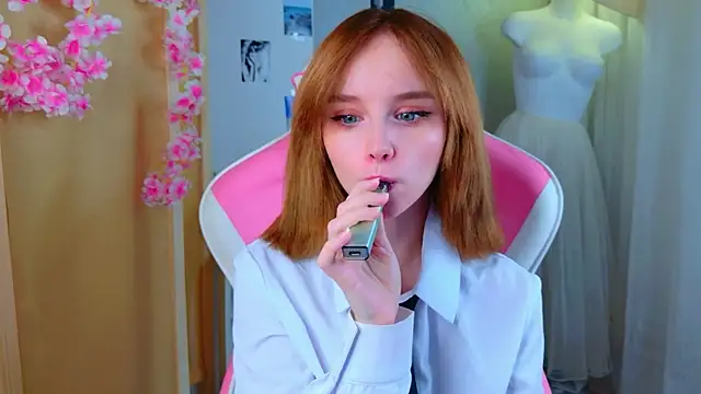 b4by LoL1 online show from 23, 4, 2026